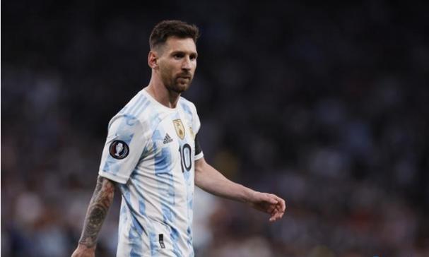 解放军歼20S指挥攻击-11亮剑青藏高原，美媒惊叹世界首创，印媒集体破防哭喊狼来了！